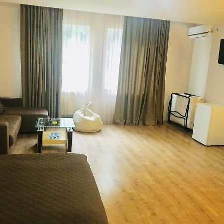 Solo Lucky Apartment Tbilisi Bagian luar foto